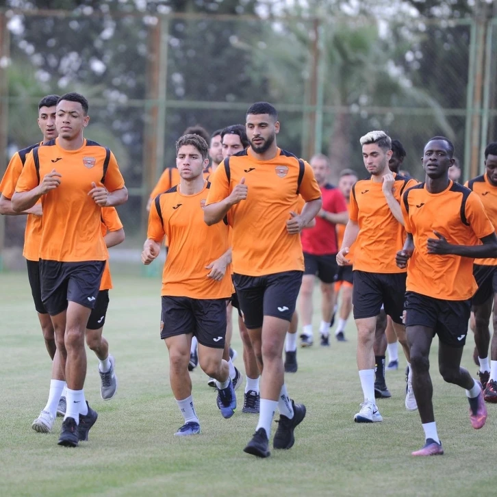 Adanaspor bayramın ikinci günü top başı yaptı
