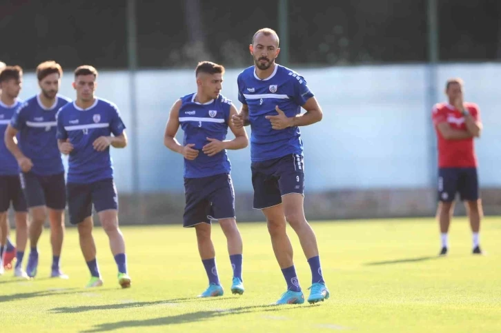 Ahmet İlhan Özek: "Şampiyon olarak adımızı tarihe yazdırmak istiyoruz"
