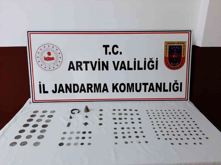 Artvin’de 175 adet tarihi sikke ele geçirdi
