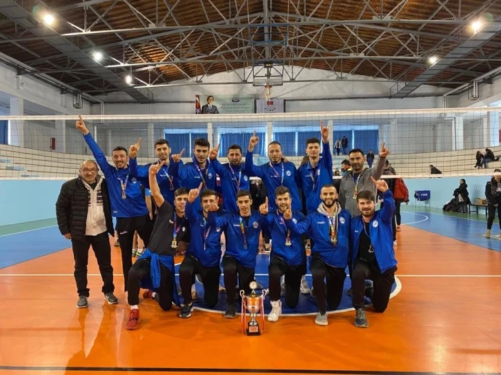 ASÜ voleybol takımı turnuvayı yenilgisiz tamamladı
