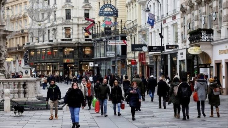 Avusturya’da Covid-19 kısıtlamalarına karşı protestolar devam ediyor