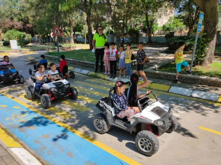 Aydın’da 20 öğrenci “trafik dedektifi” oldu
