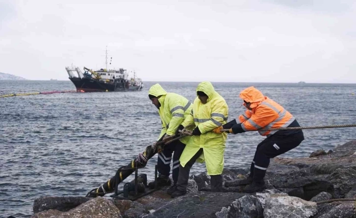 Ayedaş’tan Adalar’ın enerjisine 100 milyon liralık deniz altı yatırımı
