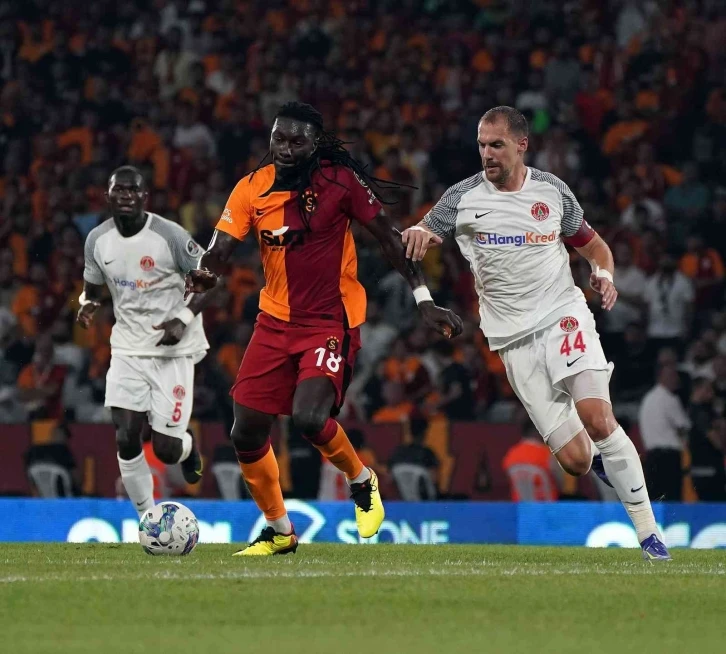 Bafetimbi Gomis oyuna sonradan girdi yine golünü attı
