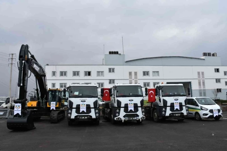 Bağlar Belediyesi araç filosunu son teknoloji 5 yeni araçla güçlendirdi
