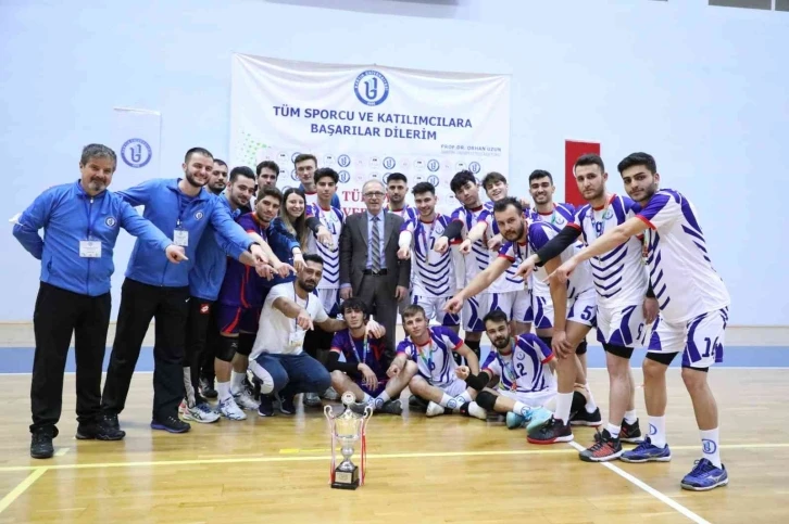 Bartın Üniversitesi Erkek Voleybol Takımı 1. Lig şampiyonu oldu
