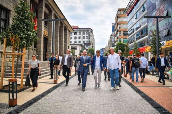 Başkan Zorluoğlu ve Şenol Güneş Trabzon’u gezdi
