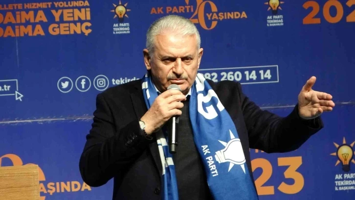 Binali Yıldırım: “Yolları böleriz, Türkiye’yi böldürtmeyiz”
