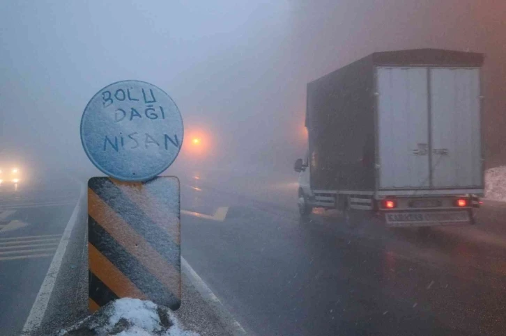 Bolu Dağı’na Nisan ayında kar düştü
