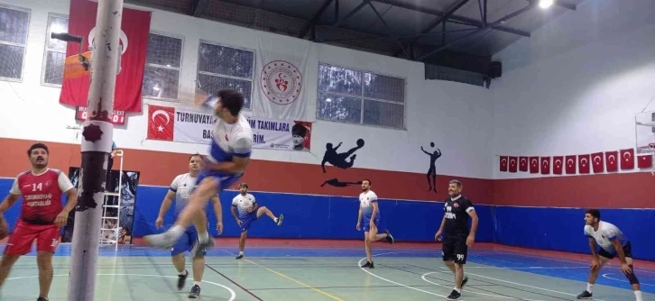 Bozyazı’da Mahalleler Arası Voleybol Turnuvası sona erdi
