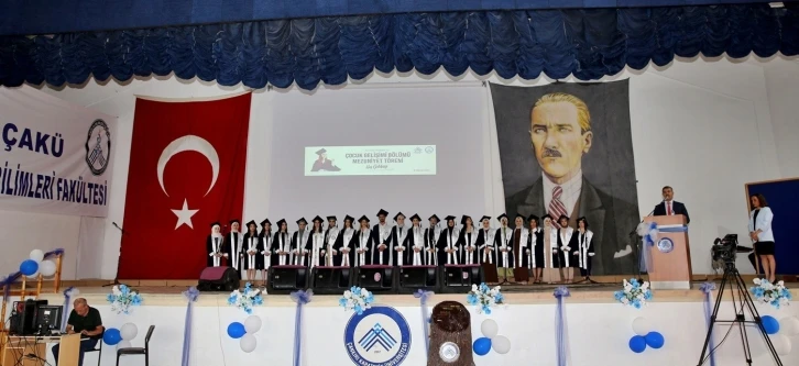 ÇAKÜ Çocuk Gelişimi Bölümü ilk mezunlarını verdi
