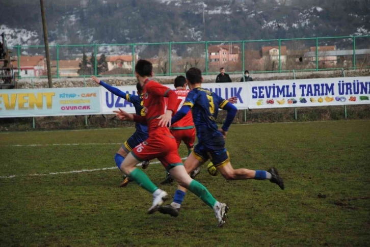 Çaycumaspor- Çaydeğirmeni Belediyespor karşılasmasında 2-1’lik üstünlüğü ile kazandı
