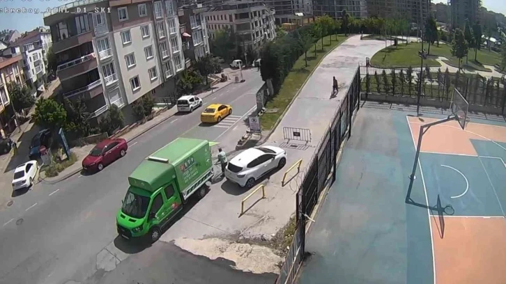 Çekmeköy’deki ‘Park yapılaşmaya açılıyor’ diye eylem yaptılar, İBB’nin kestiği ağaçları görmezden geldiler
