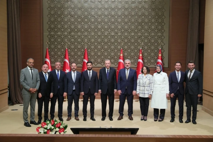 Cumhurbaşkanı Erdoğan, Kağıthane heyetini kabul etti
