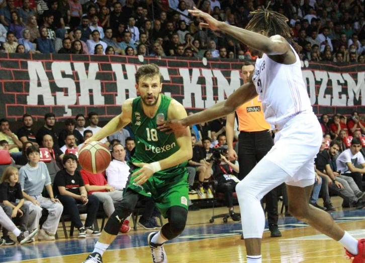 Darüşşafaka yarı finalde
