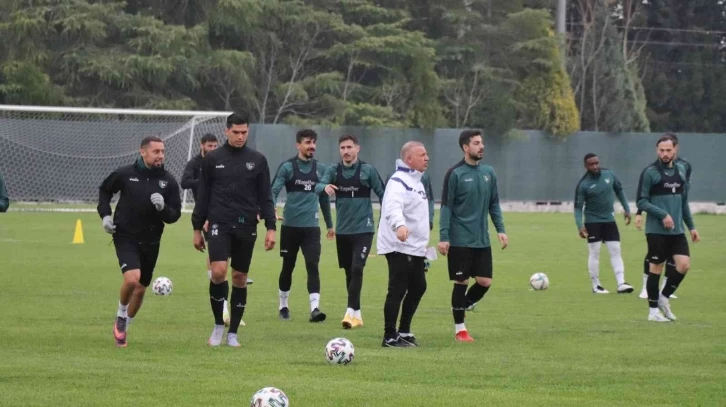 Denizlispor, Tuzlaspor’a bileniyor
