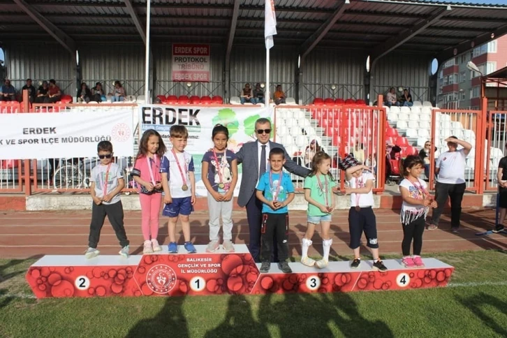 Erdek’te Küçükler Atletizm Festivali düzenlendi
