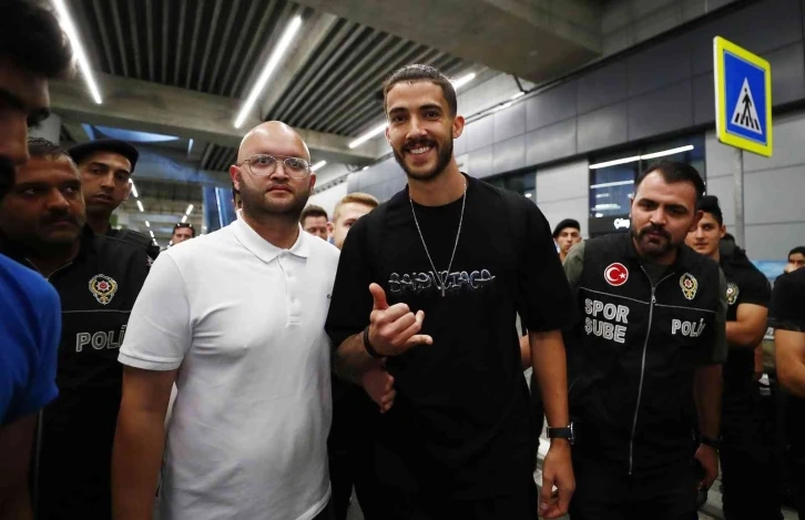 Fenerbahçe’nin anlaşmaya vardığı Gustavo Henrique İstanbul’da
