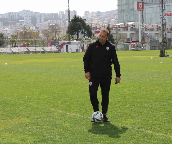 Fuat Çapa: "Bandırmaspor maçından güzel bir sonuçla ayrılmak istiyoruz"
