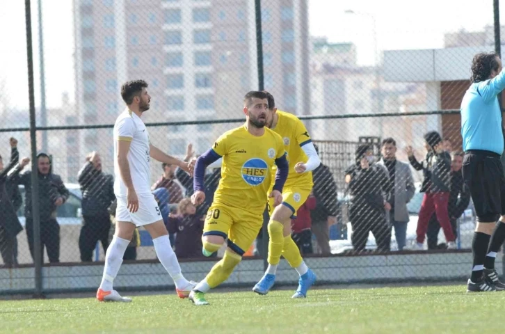 Hem şampiyon hem gol kralı
