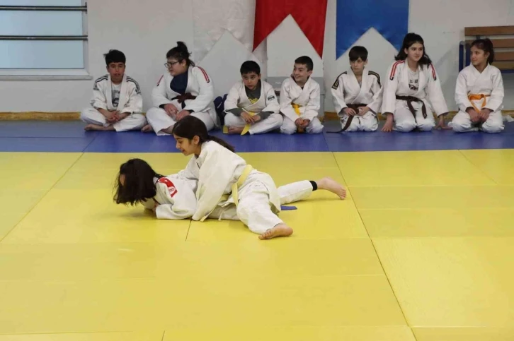 Judo hareketlerini il birinciliği için yaptılar
