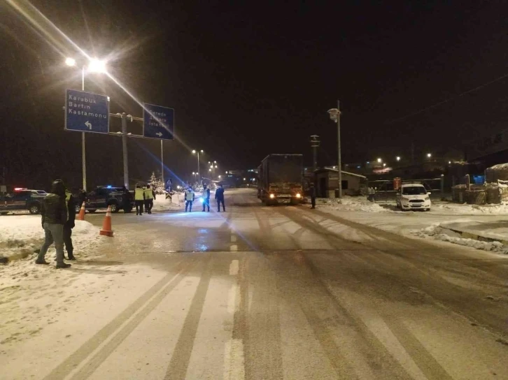 Karabük’ten İstanbul ve Ankara’ya gidecek araçların geçişlerine izin verilmiyor
