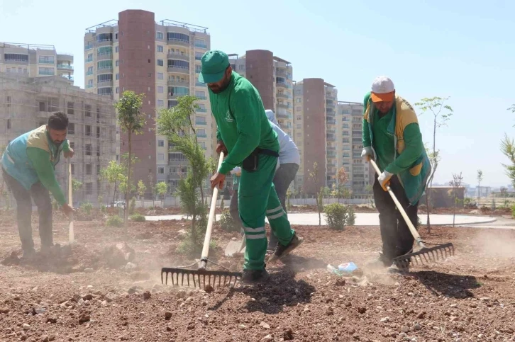 Karaköprü’de yeni yeşil alanların yapımı sürüyor
