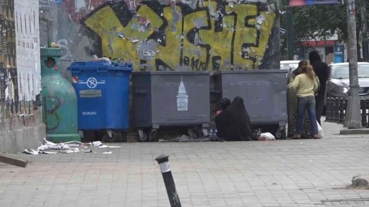 Karaköy’de sahtekar dilenciler kamerada
