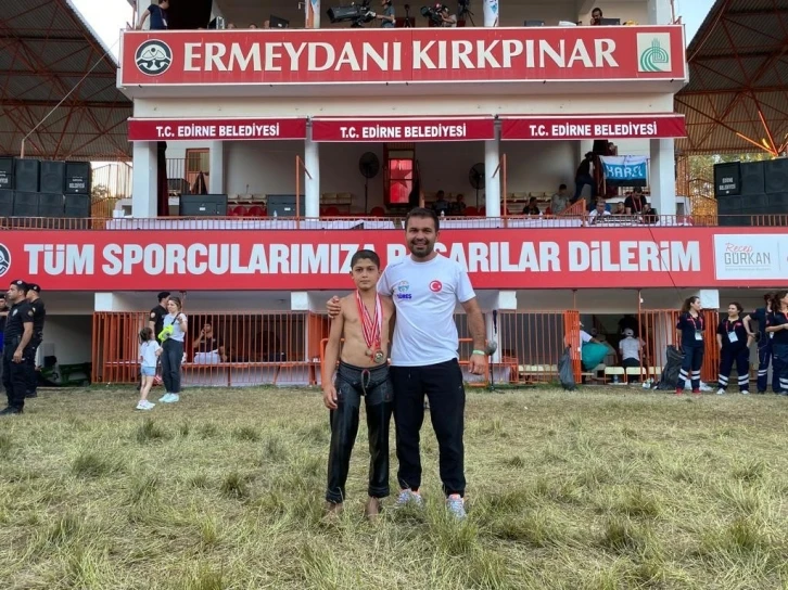 Kaş Belediye Sporun minik  güreşçisi Kırkpınar’da üçüncü oldu
