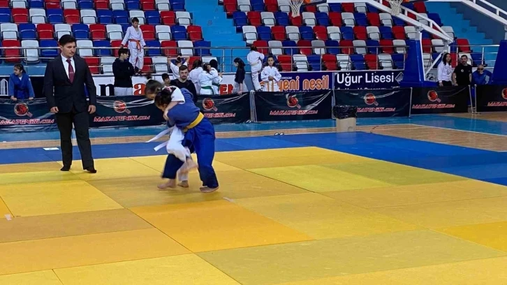 Küçükler Judo Grup Birinciliği müsabakaları başladı
