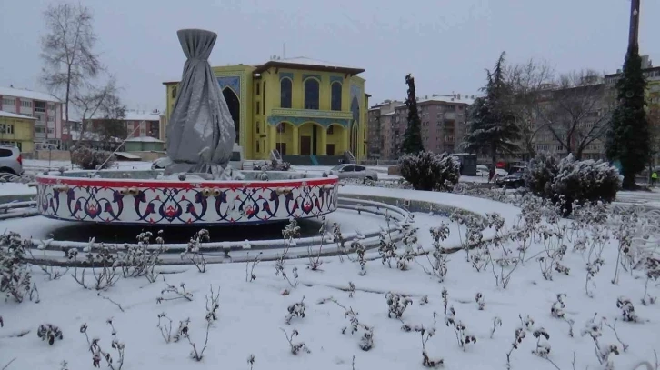 Kütahya beyaza büründü, Tavşanlı’da eğitim-öğretime bir gün ara verildi
