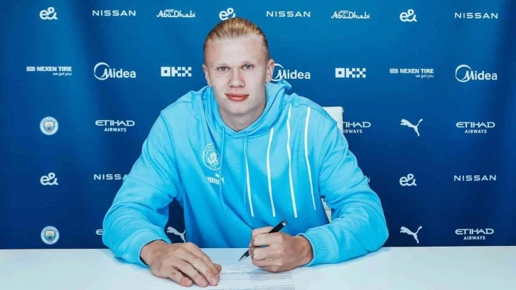 Manchester City, Erling Haaland ile 5 yıllık sözleşme imzaladığını açıkladı.
