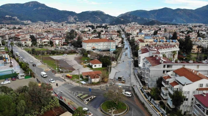 Marmaris Yunus Nadi Caddesi’nde ikinci etap çalışmalar devam ediyor
