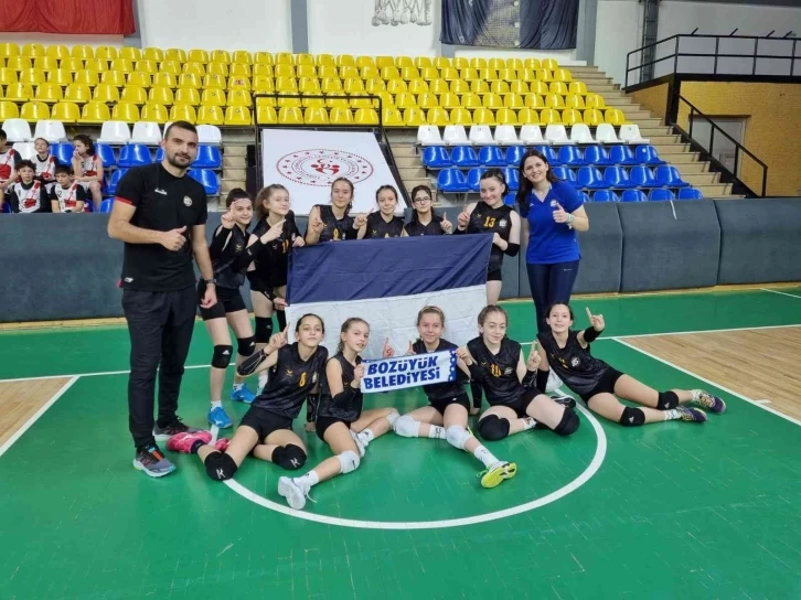 Midi Kızlar Voleybol Takımı Türkiye’nin en iyi 32 takımı arasında
