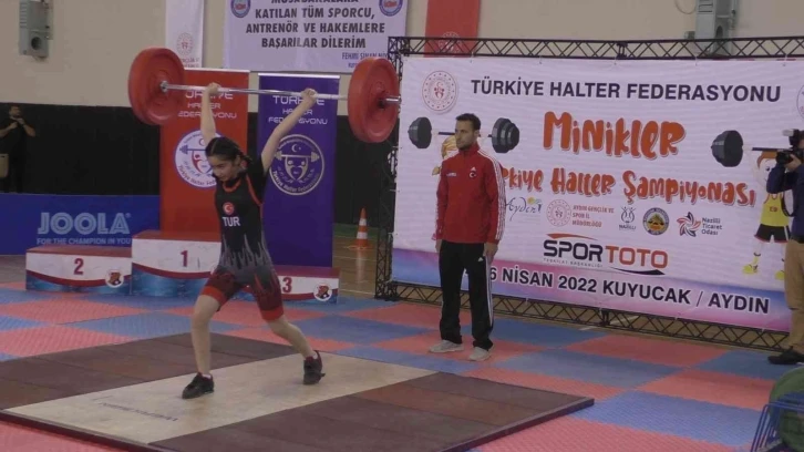 Minik Halterciler Kuyucak’ta yarıştı
