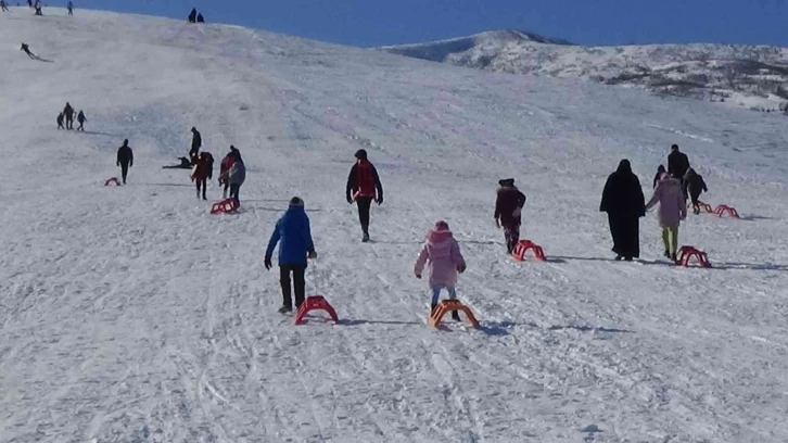 Muş kayak merkezi cıvıl cıvıl
