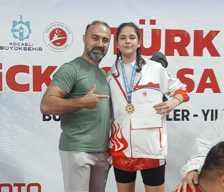 Nisrem Uçar Yılmaz, kick boksta Türkiye şampiyonu oldu
