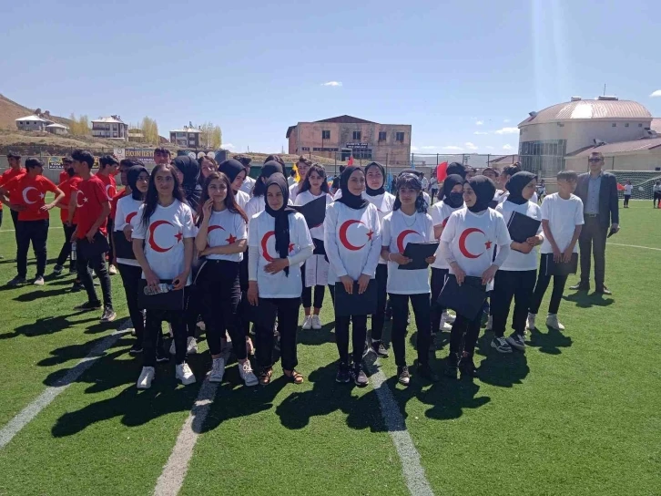 Özalp’te 19 Mayıs Atatürk’ü Anma, Gençlik ve Spor Bayramı coşkusu
