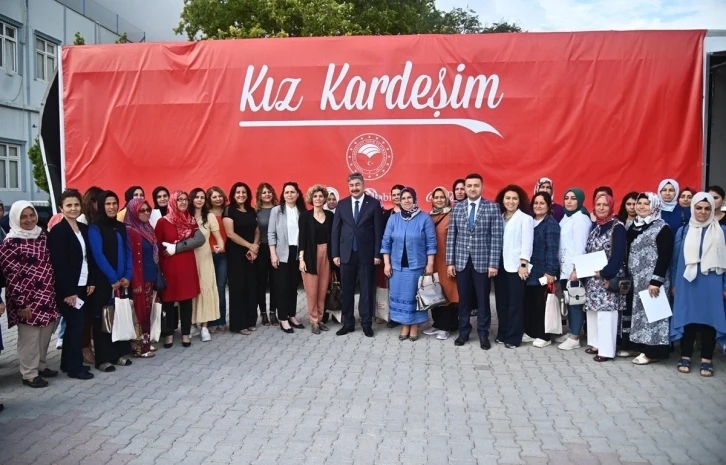 "Kız Kardeşim" eğitimine katılanlara belgeleri verildi
