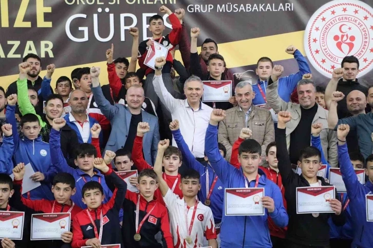 Rize’de Güreş Yıldızlar Grup Birinciliği müsabakaları sona erdi
