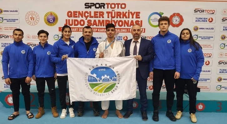 Sakarya Büyükşehirli sporcu, Ordu’da madalya kazandı
