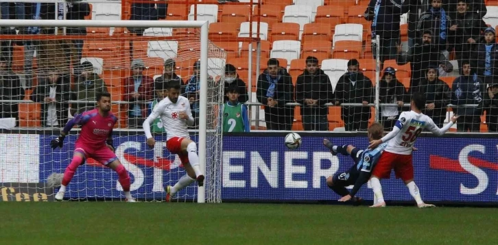 Spor Toto Süper Lig: Adana Demirspor: 0 - Sivasspor : 1 (İlk yarı)
