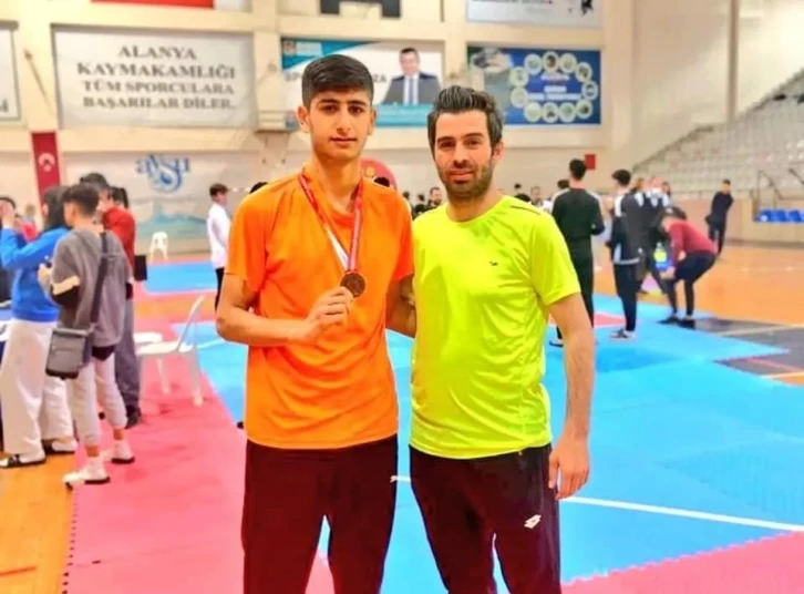 Taekwondo’da bronz madalya Elazığ’ın
