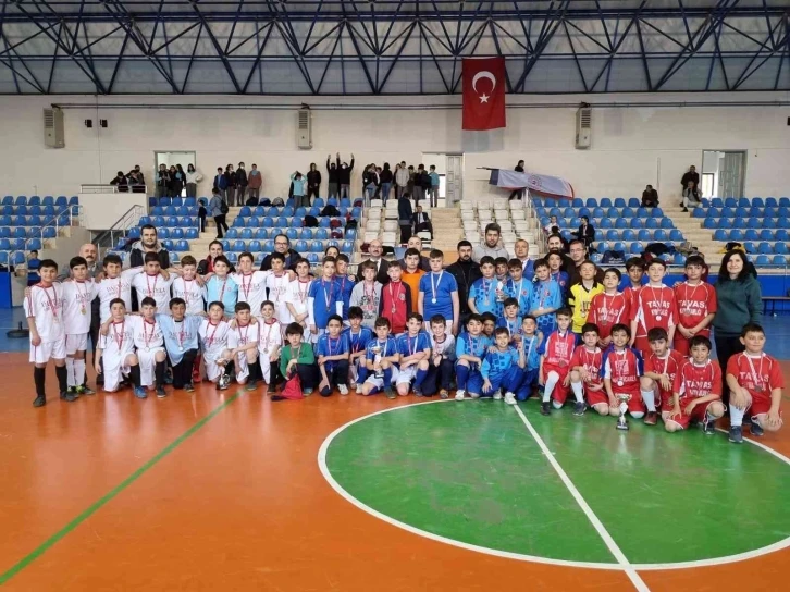 Tavas’ta futsal turnuvası sona erdi
