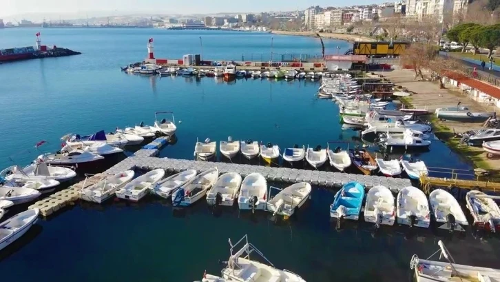 Tekirdağlı balıkçıları önce lodos ve poyraz, şimdi de soğuklar vurdu
