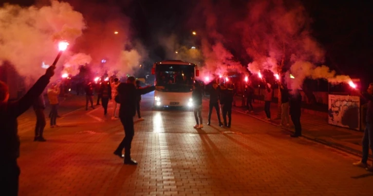 TKİ Tavşanlı Linyitspor’a deplasman dönüşü coşkulu karşılama
