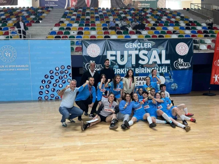 Trabzon Spor Lisesi Kadın Futsal Takımı şampiyon oldu
