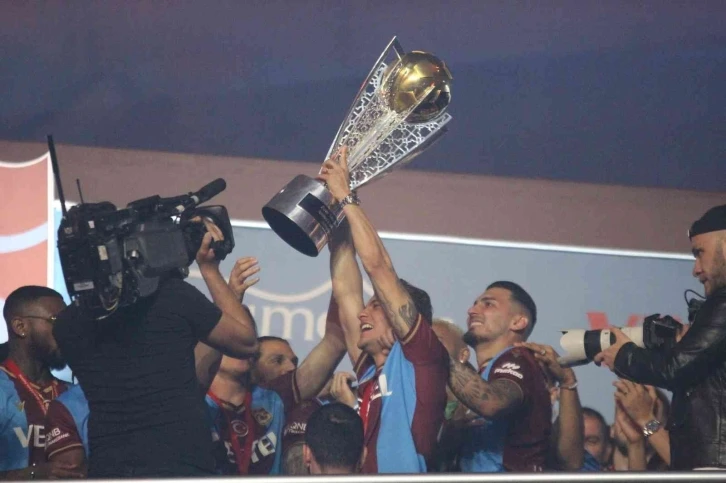 Trabzonspor şampiyonluk kupasını aldı
