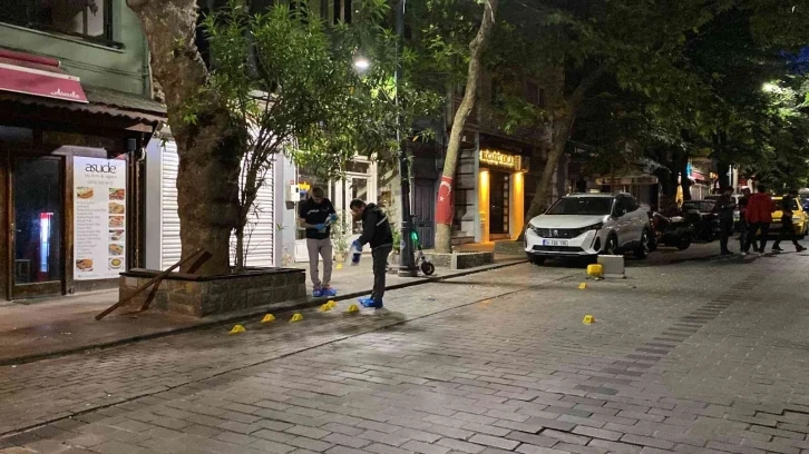 Üsküdar’da husumetli 2 grup birbirlerine kurşun yağdırdı: 2 yaralı
