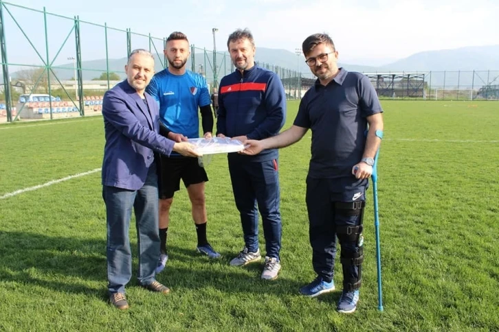 Yılmaz ve Yazıcı’dan Düzcespor’a moral ziyareti
